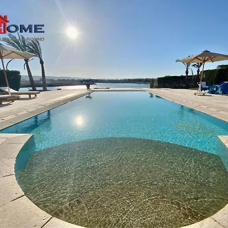 Stylish 4 Bedroom With A Private Pool V15 At White Villas