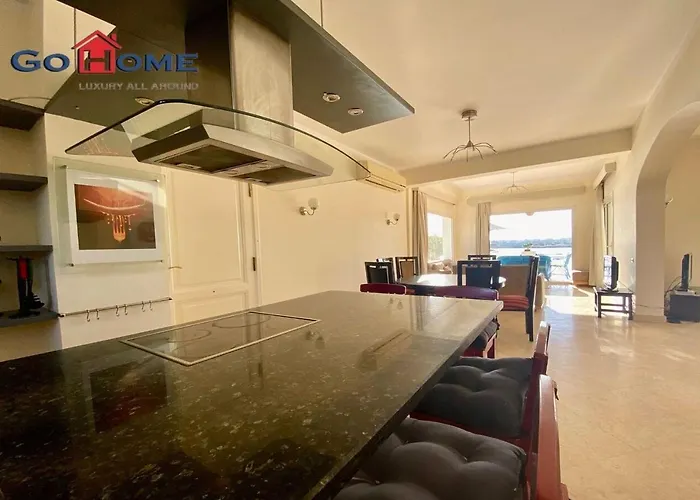 Villa Stylish 4 Bedroom With A Private Heated Pool V15 At White