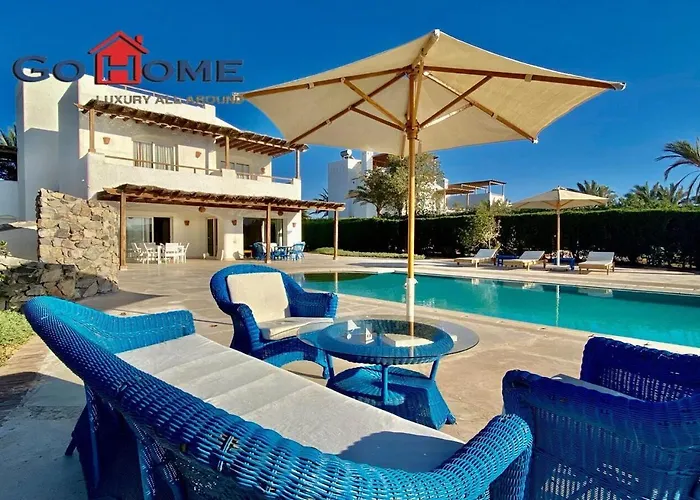 Villa Stylish 4 Bedroom With A Private Heated Pool V15 At White