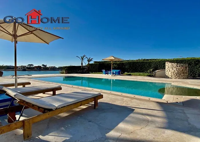 Villa Stylish 4 Bedroom With A Private Heated Pool V15 At White