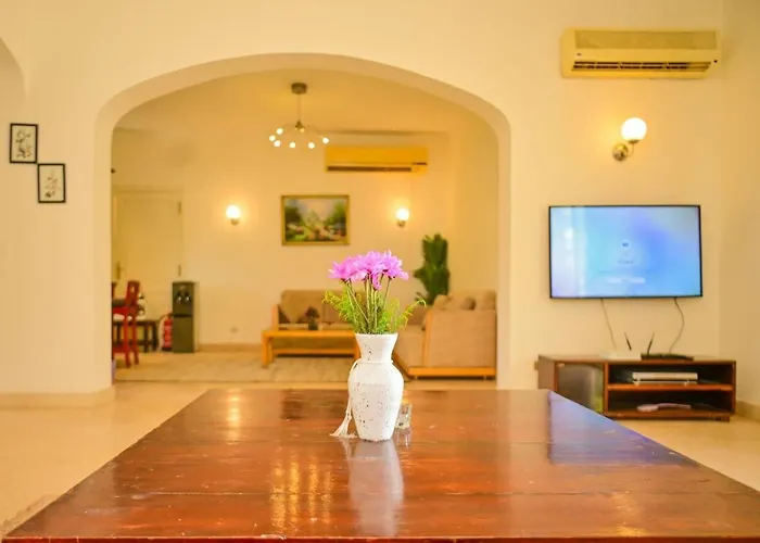 Stylish 4 Bedroom With A Private Heated Pool V15 At White Gurdaka