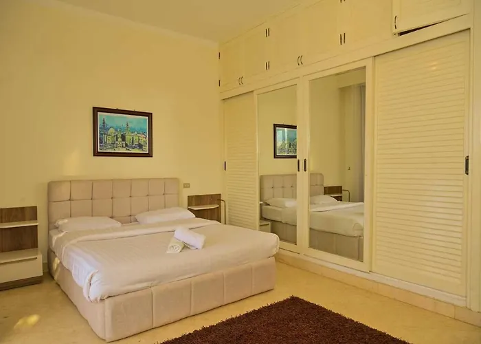 Villa Stylish 4 Bedroom With A Private Heated Pool V15 At White *