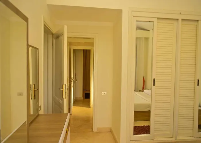 Villa Stylish 4 Bedroom With A Private Heated Pool V15 At White
