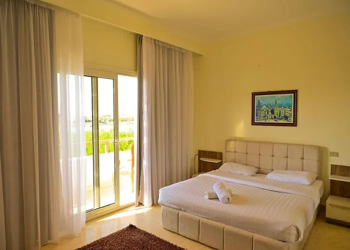 Stylish 4 Bedroom With A Private Heated Pool V15 At White Villa