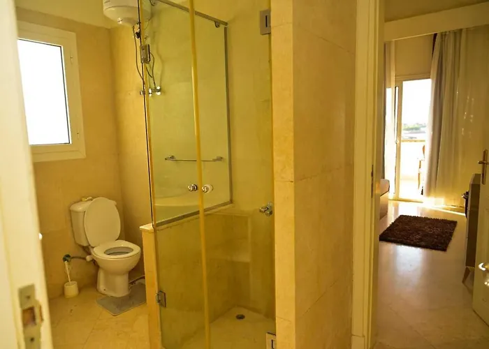 Villa Stylish 4 Bedroom With A Private Heated Pool V15 At White