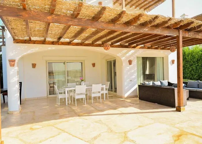 Stylish 4 Bedroom With A Private Heated Pool V15 At White Villa *